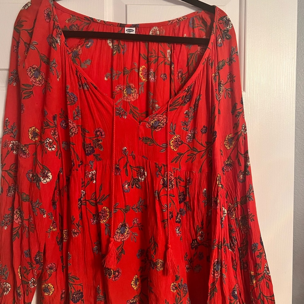 Lightweight, empire waist, long sleeve crinkle shirt